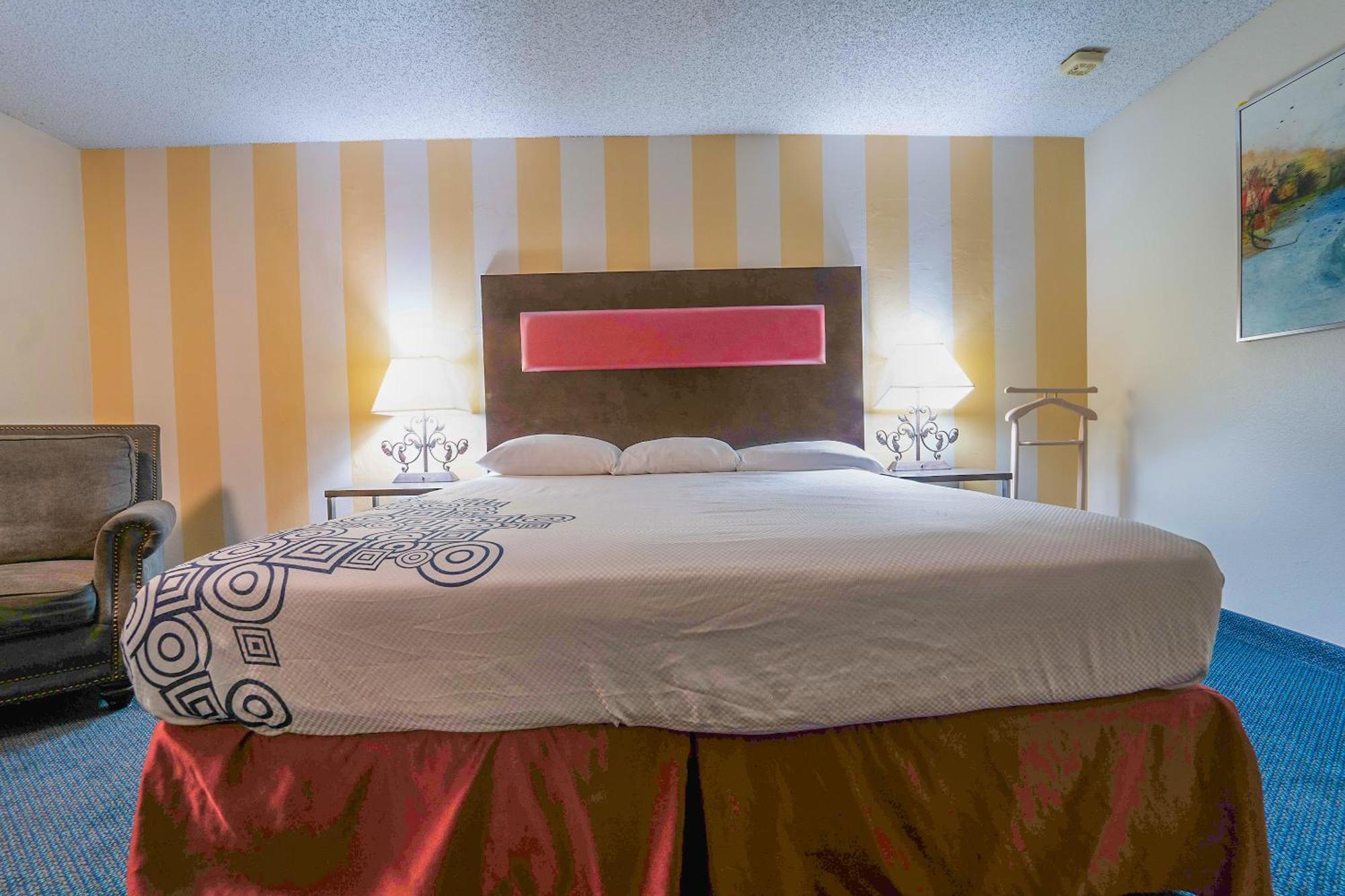 אינדיאו Royal Plaza Inn מראה חיצוני תמונה