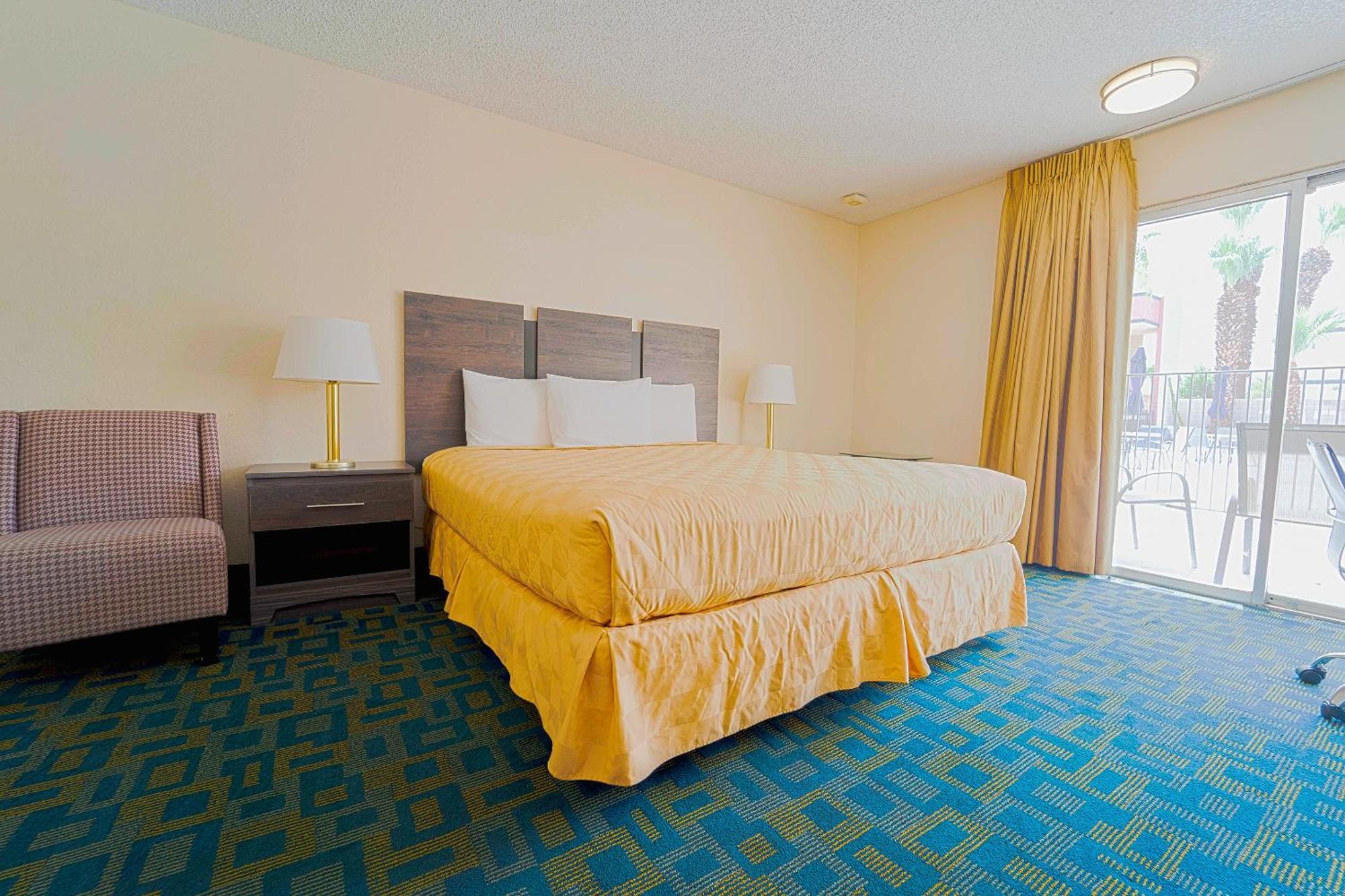 אינדיאו Royal Plaza Inn מראה חיצוני תמונה