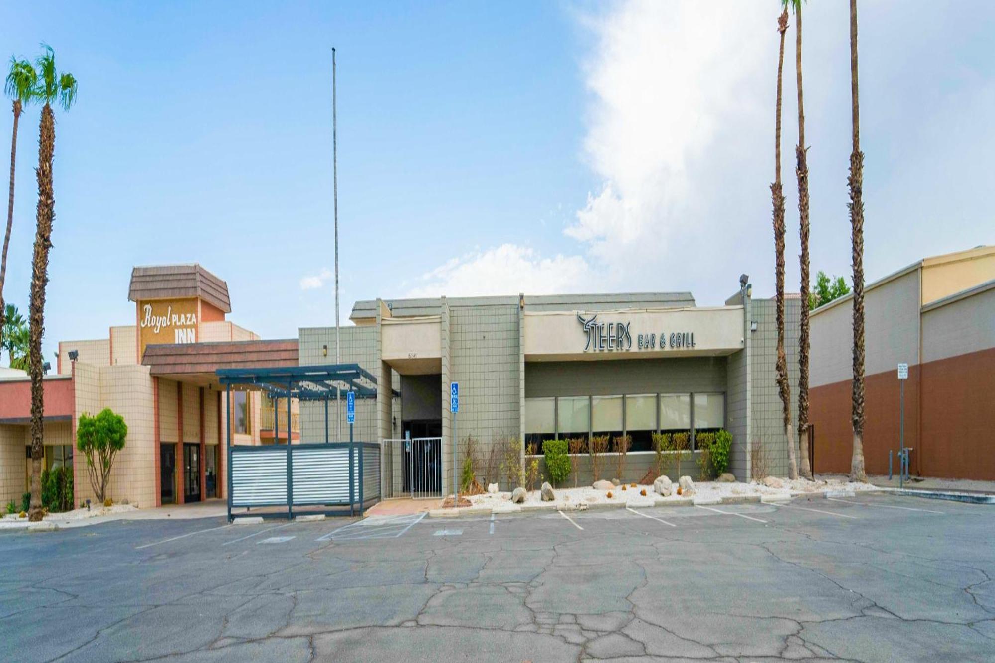 אינדיאו Royal Plaza Inn מראה חיצוני תמונה